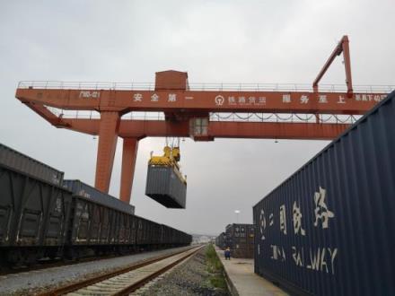 货物将通过海轮运往越南桂武港和海防港。